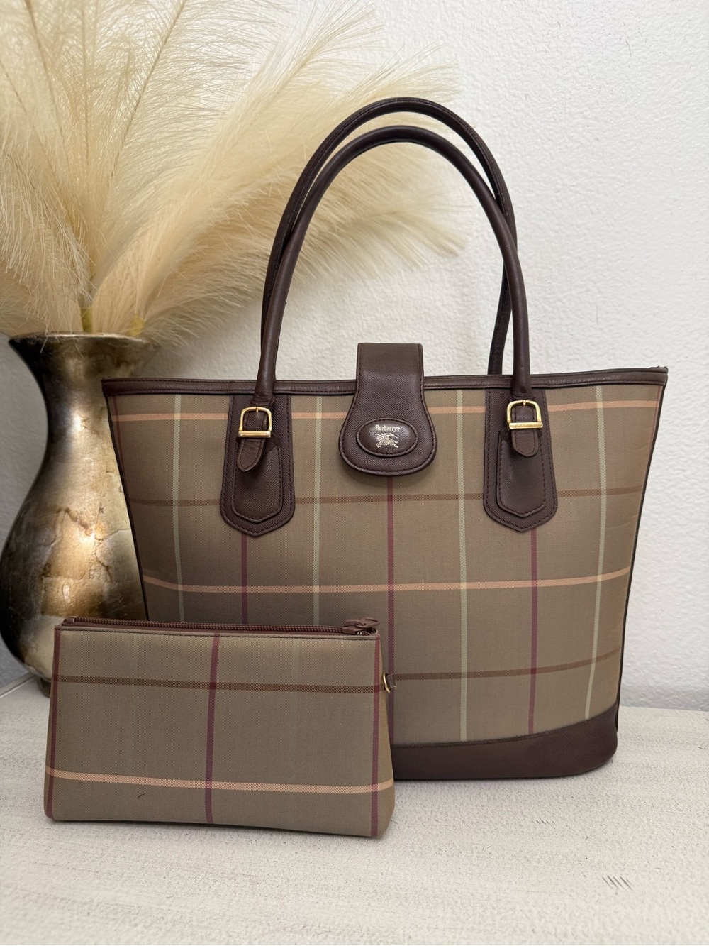 BURBERRYS Nova Check Shoulder Bag with Pouch
